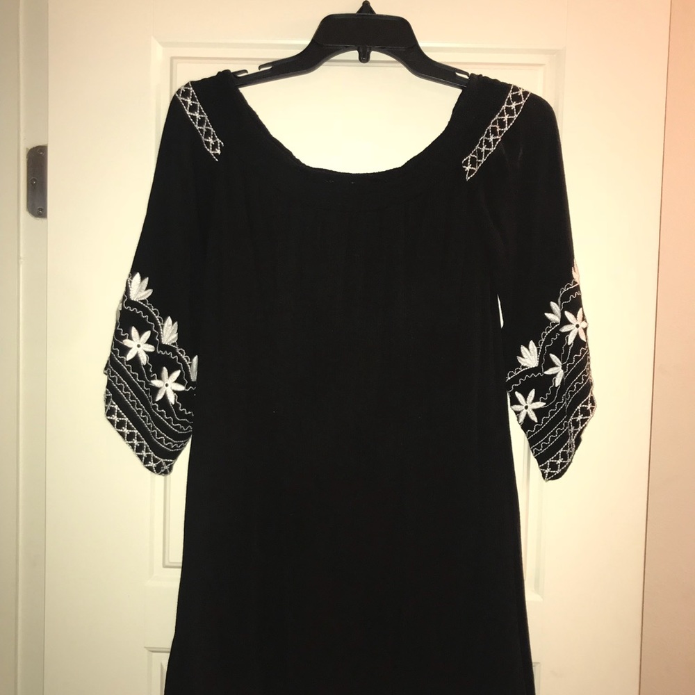 Embroidered tunic - Picture 3 of 3